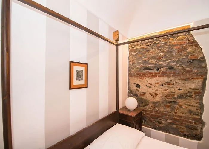 Guesthost - Piazza Vittorio Veneto Elegant Flat *