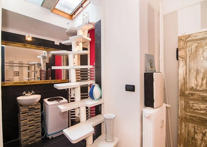 Guesthost - Piazza Vittorio Veneto Elegant Flat