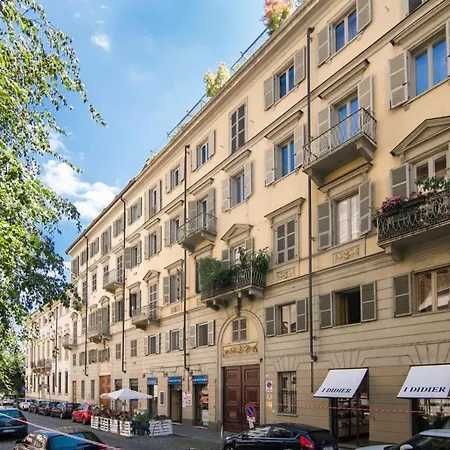 Lägenhet Guesthost - Piazza Vittorio Veneto Elegant Flat *