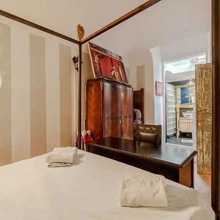 Guesthost - Piazza Vittorio Veneto Elegant Flat