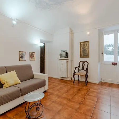 Guesthost - Piazza Vittorio Veneto Elegant Flat Lägenhet Turin