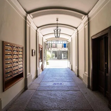 Guesthost - Piazza Vittorio Veneto Elegant Flat Lägenhet *