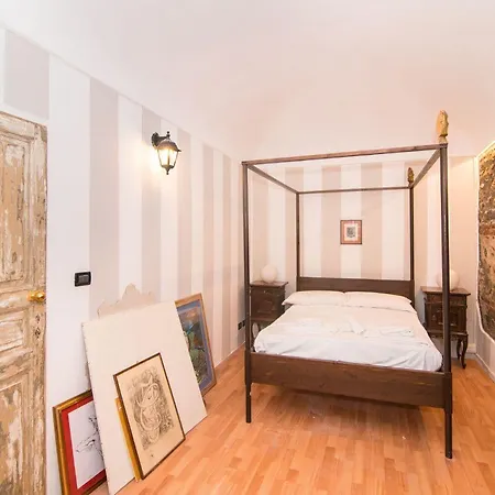 Guesthost - Piazza Vittorio Veneto Elegant Flat *