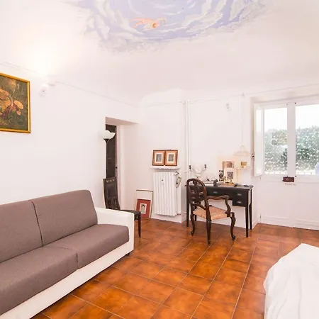 Guesthost - Piazza Vittorio Veneto Elegant Flat
