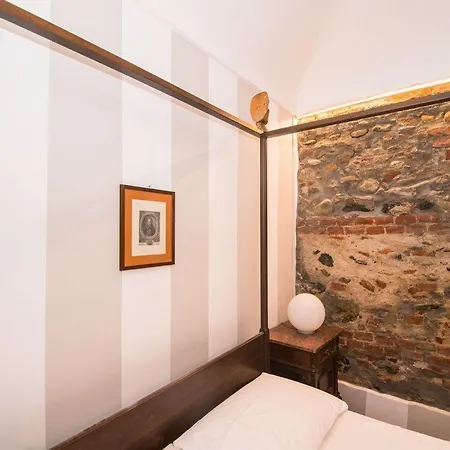 Guesthost - Piazza Vittorio Veneto Elegant Flat *