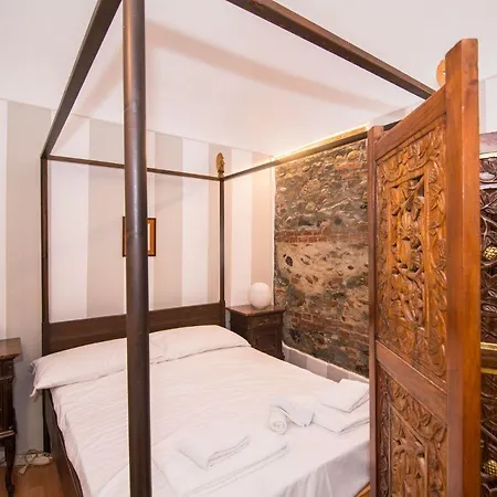 Guesthost - Piazza Vittorio Veneto Elegant Flat Lägenhet Turin