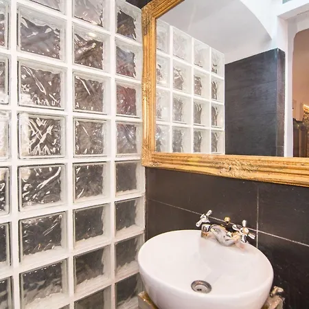 Lägenhet Guesthost - Piazza Vittorio Veneto Elegant Flat Turin