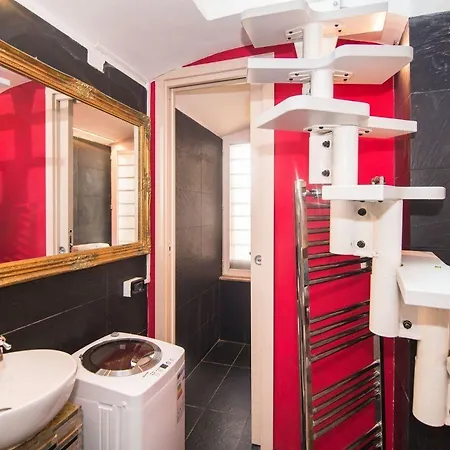 Lägenhet Guesthost - Piazza Vittorio Veneto Elegant Flat *