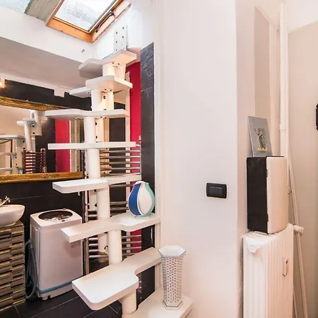 Guesthost - Piazza Vittorio Veneto Elegant Flat