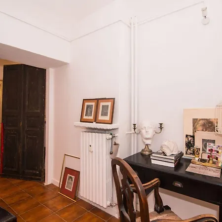 Guesthost - Piazza Vittorio Veneto Elegant Flat Lägenhet *