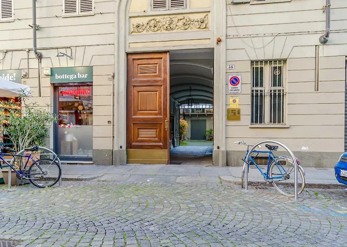 Guesthost - Piazza Vittorio Veneto Elegant Flat *