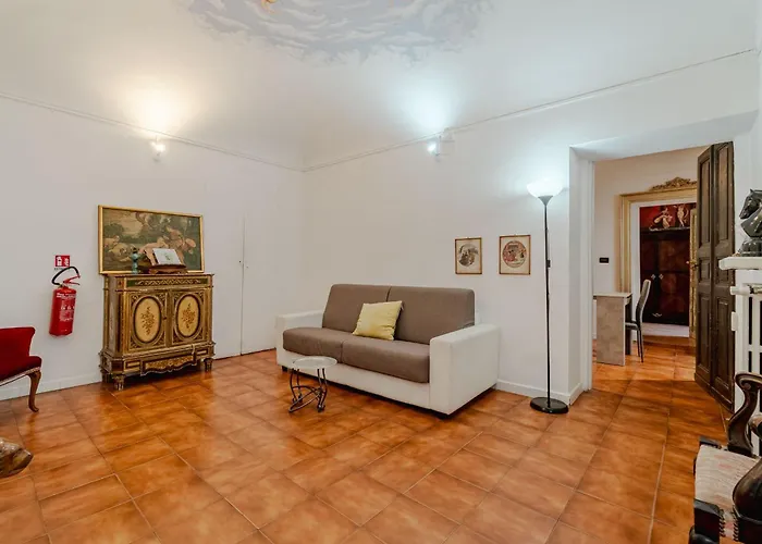 Guesthost - Piazza Vittorio Veneto Elegant Flat *
