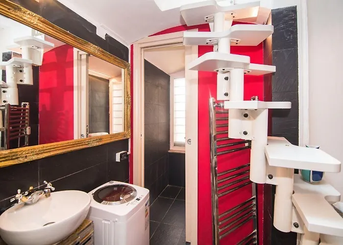 Apartmán Guesthost - Piazza Vittorio Veneto Elegant Flat *